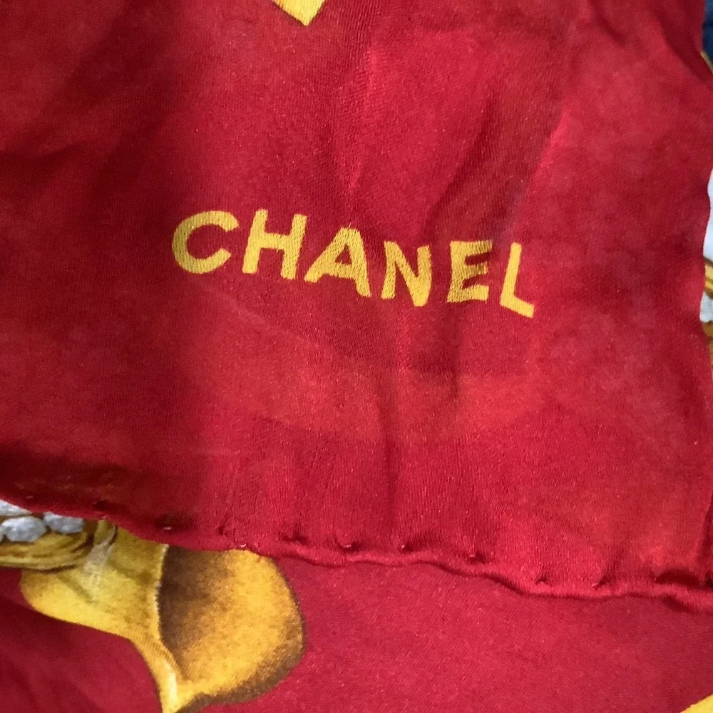 Chanel Silk Scarf : Floral